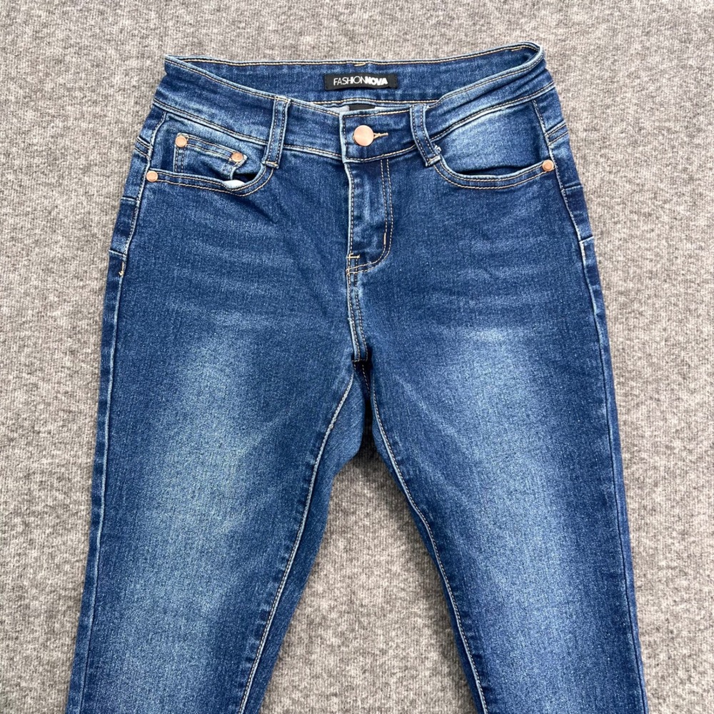 Fashion Nova Women Dark Wash High Rise Skinny Jeans Size 5/6 Stretch Denim - Picture 2 of 12